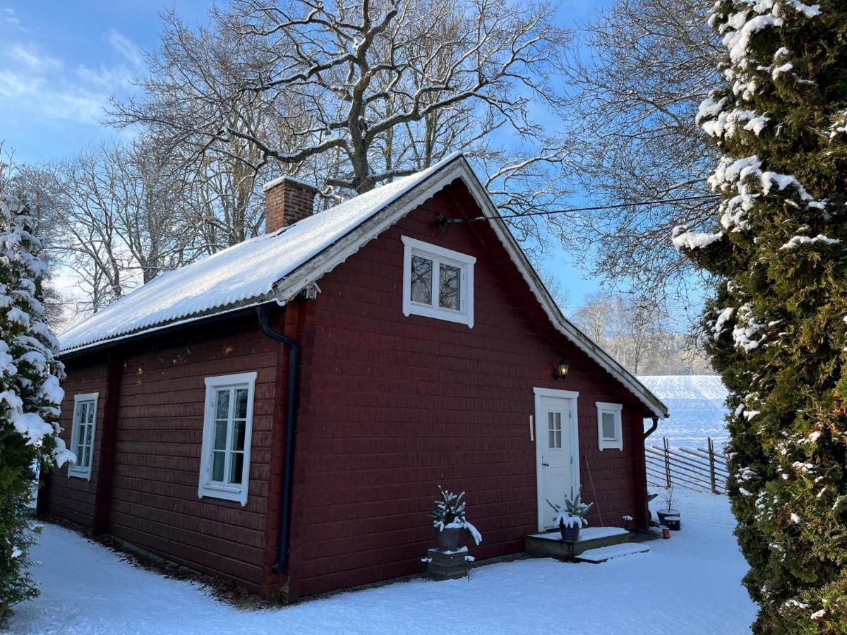 Naturskoent Boende Naera Skoevde Eksteriør billede